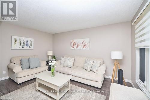 118 Rockwood Avenue, St. Catharines (455 - Secord Woods), ON - Indoor Photo Showing Living Room