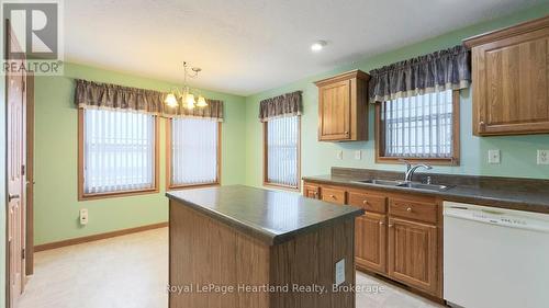 15 Cheyenne Lane, Ashfield-Colborne-Wawanosh (Colborne Twp), ON - Indoor Photo Showing Kitchen With Double Sink