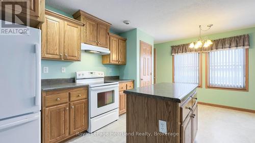 15 Cheyenne Lane, Ashfield-Colborne-Wawanosh (Colborne Twp), ON - Indoor Photo Showing Kitchen