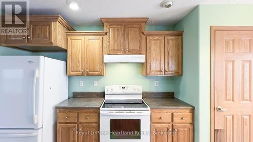 15 Cheyenne Lane, Ashfield-Colborne-Wawanosh (Colborne Twp), ON - Indoor Photo Showing Kitchen