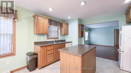 15 Cheyenne Lane, Ashfield-Colborne-Wawanosh (Colborne Twp), ON - Indoor Photo Showing Kitchen With Double Sink