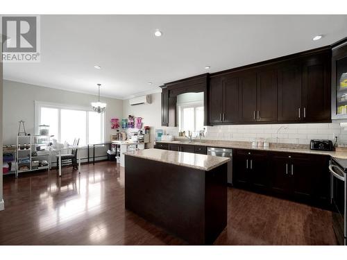 4201 Falcon Crest Drive, Merritt, BC - Indoor Photo Showing Kitchen With Double Sink With Upgraded Kitchen