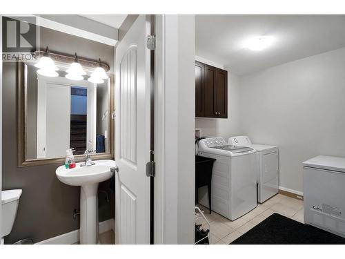 4201 Falcon Crest Drive, Merritt, BC - Indoor Photo Showing Laundry Room