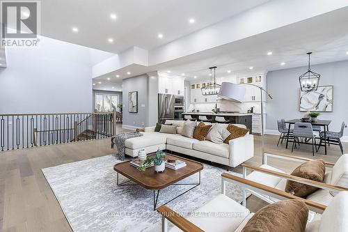 225 Sunnybrae Avenue, Innisfil, ON - Indoor Photo Showing Living Room