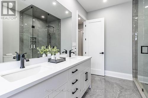 225 Sunnybrae Avenue, Innisfil, ON - Indoor Photo Showing Bathroom