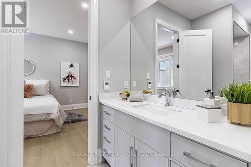 225 Sunnybrae Avenue, Innisfil, ON - Indoor Photo Showing Bathroom