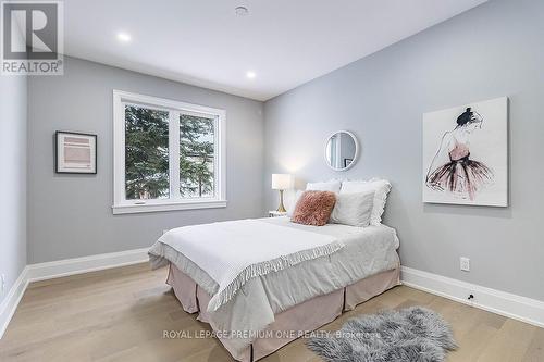 225 Sunnybrae Avenue, Innisfil, ON - Indoor Photo Showing Bedroom