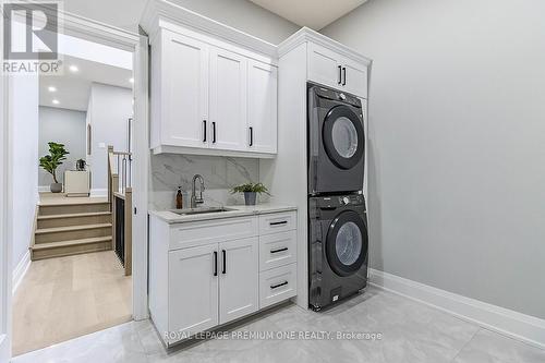 225 Sunnybrae Avenue, Innisfil, ON - Indoor Photo Showing Laundry Room