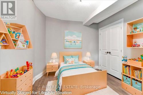 88 Cook Street, Barrie, ON - Indoor Photo Showing Bedroom