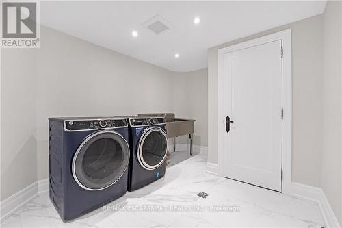 2642 Bluffs Way, Burlington, ON - Indoor Photo Showing Laundry Room