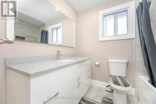 277 Centre Street N, Brampton, ON - Indoor Photo Showing Bathroom