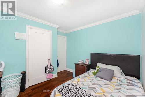 277 Centre Street N, Brampton, ON - Indoor Photo Showing Bedroom