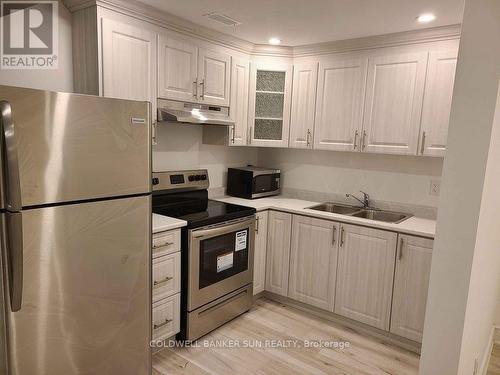 1349 Argall Court, Milton, ON - Indoor Photo Showing Kitchen With Double Sink