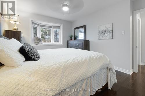 29 Flowertown Ave Brampton Avenue, Brampton, ON - Indoor Photo Showing Bedroom