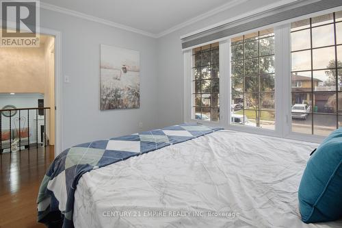 29 Flowertown Ave Brampton Avenue, Brampton, ON - Indoor Photo Showing Bedroom