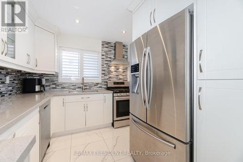 45 - 431 Silverstone Drive, Toronto, ON - Indoor Photo Showing Kitchen