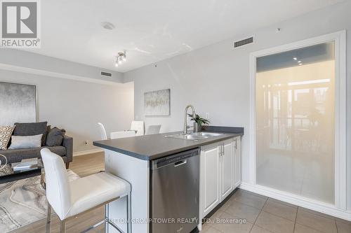 711 - 280 Donlands Avenue, Toronto, ON - Indoor Photo Showing Kitchen