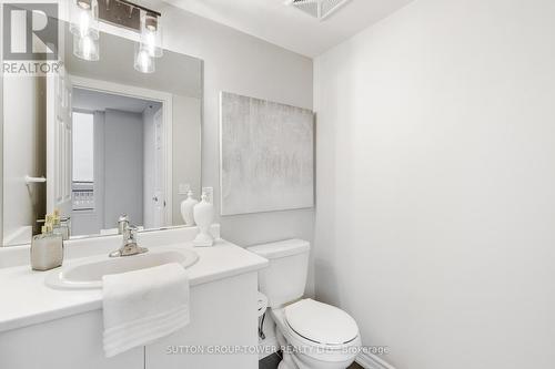 711 - 280 Donlands Avenue, Toronto, ON - Indoor Photo Showing Bathroom