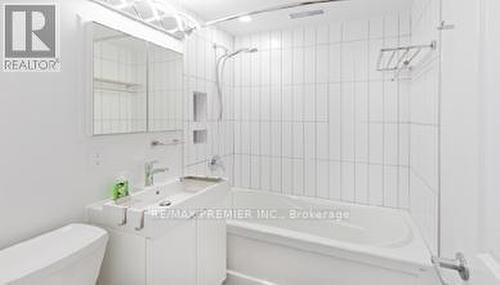 391 Royal York Road, Toronto, ON - Indoor Photo Showing Bathroom