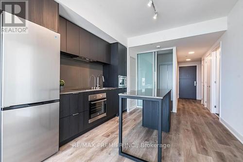 1620 - 86 Dundas Street E, Mississauga, ON - Indoor Photo Showing Kitchen