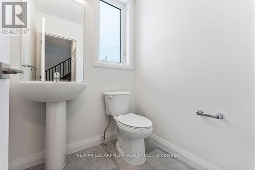 199 Alessio Drive, Hamilton, ON - Indoor Photo Showing Bathroom