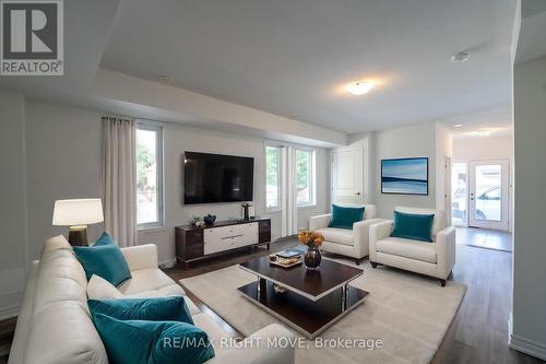 23 Wyn Wood Lane, Orillia, ON - Indoor Photo Showing Living Room