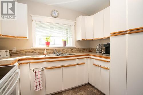 454 North St, Sault Ste. Marie, ON - Indoor Photo Showing Kitchen With Double Sink