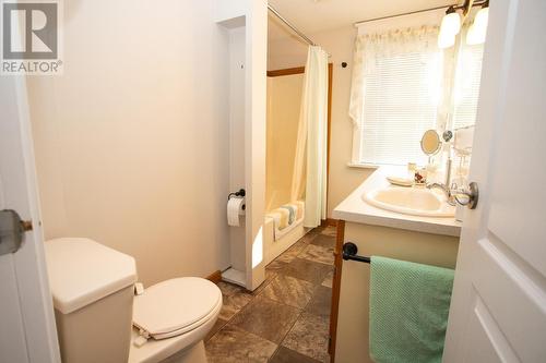 454 North St, Sault Ste. Marie, ON - Indoor Photo Showing Bathroom