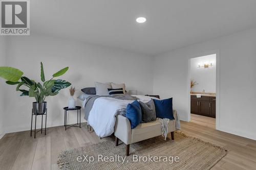 516 Newfoundland Street, Wellington North (Mount Forest), ON - Indoor Photo Showing Bedroom