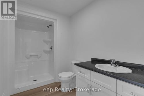 516 Newfoundland Street, Wellington North (Mount Forest), ON - Indoor Photo Showing Bathroom