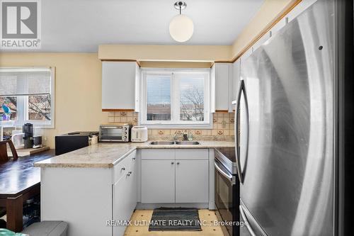 4179 Dursley Crescent, Mississauga, ON - Indoor Photo Showing Kitchen With Double Sink