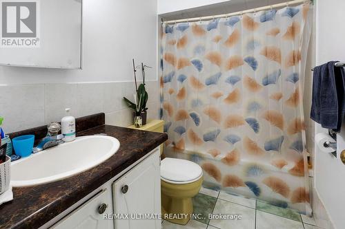 4179 Dursley Crescent, Mississauga, ON - Indoor Photo Showing Bathroom