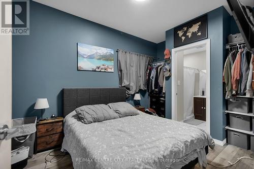 1050 Margaret Street, London, ON - Indoor Photo Showing Bedroom