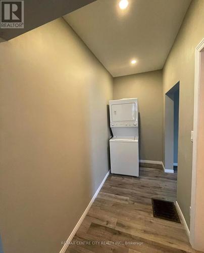 1050 Margaret Street, London, ON - Indoor Photo Showing Laundry Room