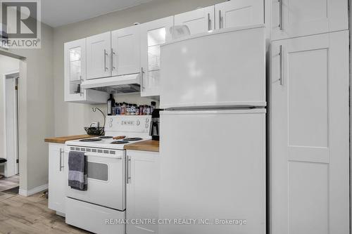 1050 Margaret Street, London, ON - Indoor Photo Showing Kitchen