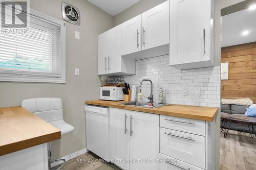 1050 Margaret Street, London, ON - Indoor Photo Showing Kitchen