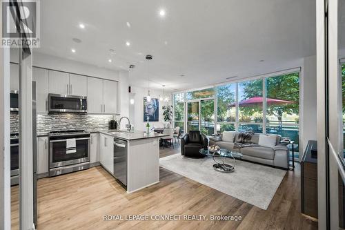 108 - 65 Oneida Crescent, Richmond Hill, ON - Indoor Photo Showing Kitchen With Stainless Steel Kitchen With Upgraded Kitchen