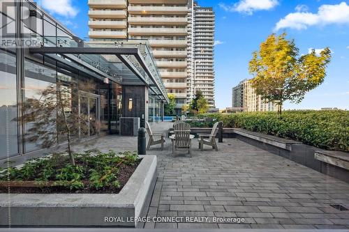 108 - 65 Oneida Crescent, Richmond Hill, ON - Outdoor