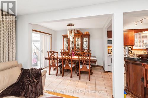 16 Chelsea Crescent, Hamilton, ON - Indoor Photo Showing Dining Room