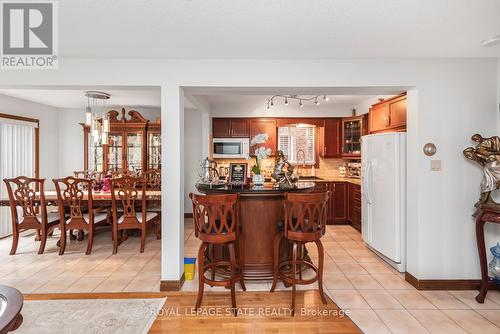 16 Chelsea Crescent, Hamilton, ON - Indoor Photo Showing Dining Room