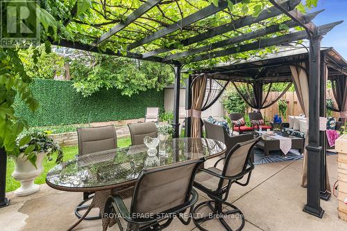 16 Chelsea Crescent, Hamilton, ON - Outdoor