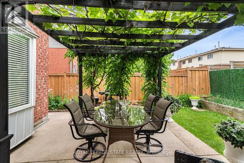 16 Chelsea Crescent, Hamilton, ON - Outdoor