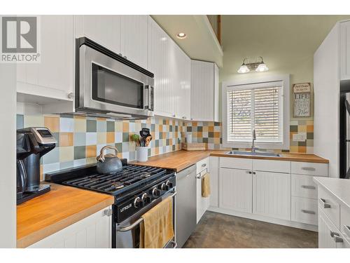 3672 Sabiston Creek Road Unit# 10, Kamloops, BC - Indoor Photo Showing Kitchen