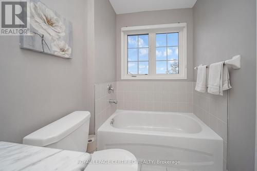 16 Gulfbrook Circle, Brampton, ON - Indoor Photo Showing Bathroom