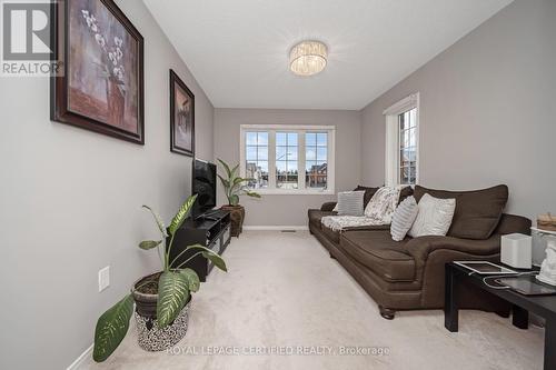 16 Gulfbrook Circle, Brampton, ON - Indoor Photo Showing Living Room