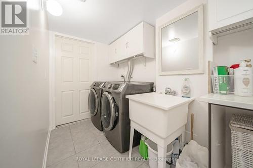 16 Gulfbrook Circle, Brampton, ON - Indoor Photo Showing Laundry Room