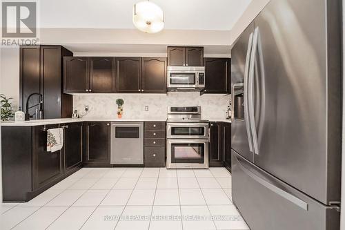 16 Gulfbrook Circle, Brampton, ON - Indoor Photo Showing Kitchen