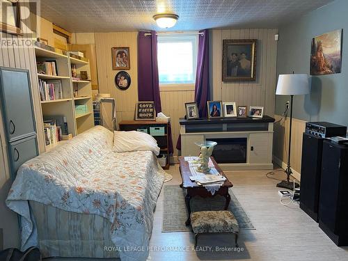 128 Adolphus Street, Cornwall, ON - Indoor Photo Showing Bedroom