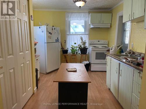 128 Adolphus Street, Cornwall, ON - Indoor Photo Showing Kitchen With Double Sink