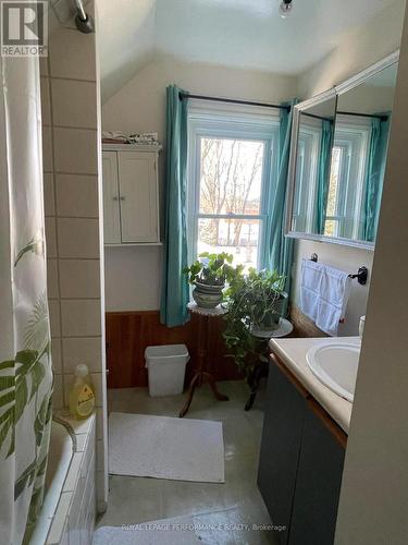 128 Adolphus Street, Cornwall, ON - Indoor Photo Showing Bathroom